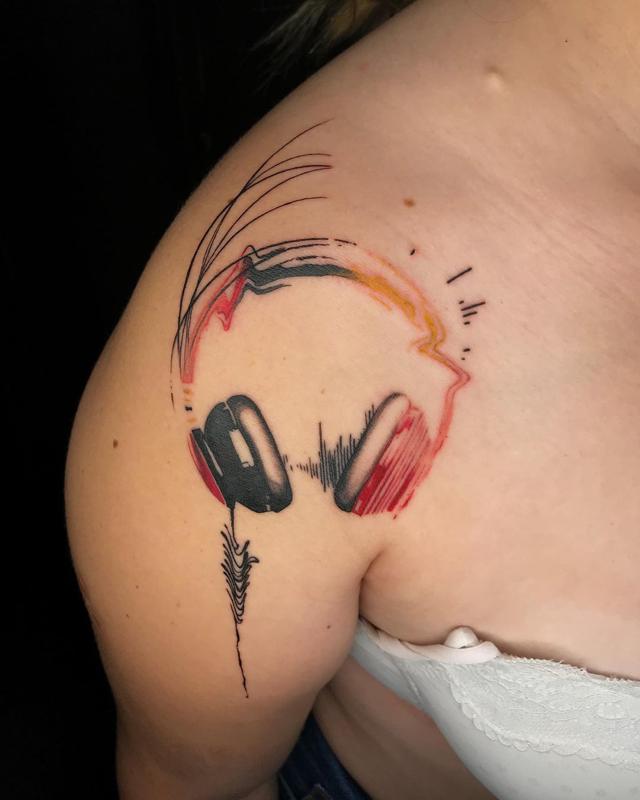 Diseño de tatuaje de auriculares 5