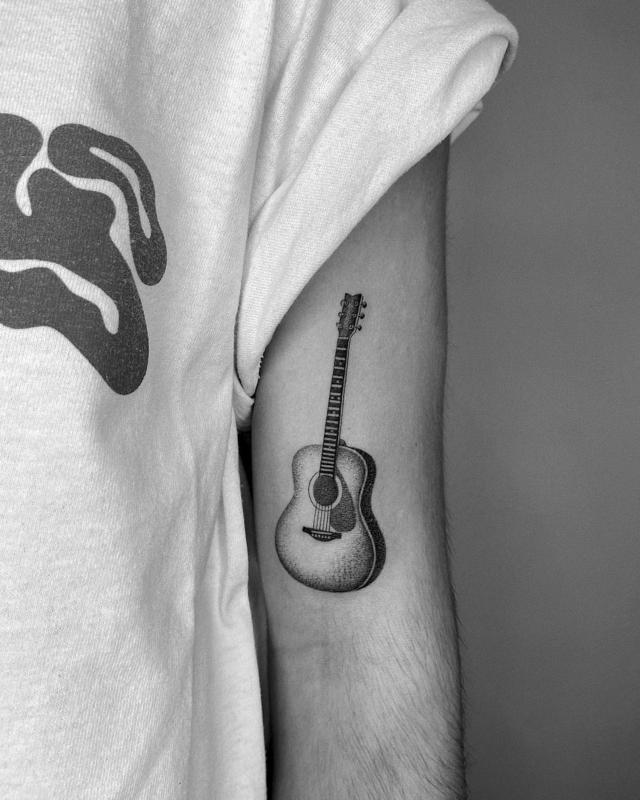 Diseño de tatuaje de guitarra 2