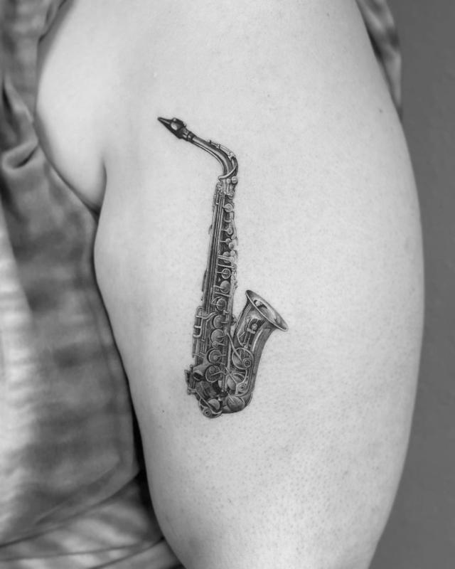 Varios diseños de tatuajes de instrumentos 1