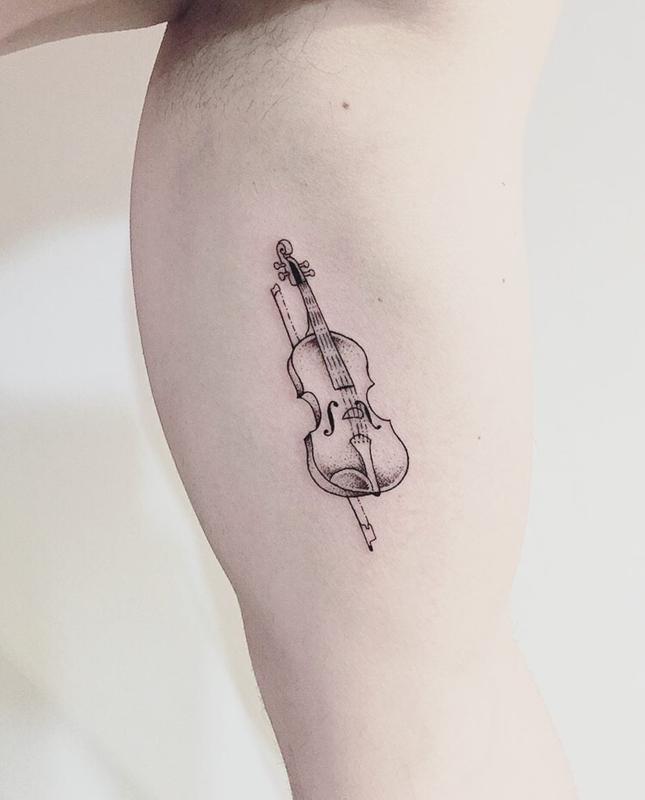 Varios diseños de tatuajes de instrumentos 3