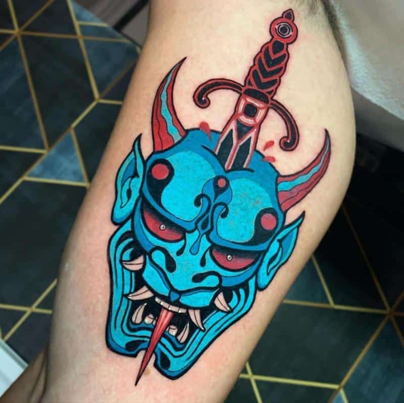 Tatuaje de daga azul 2