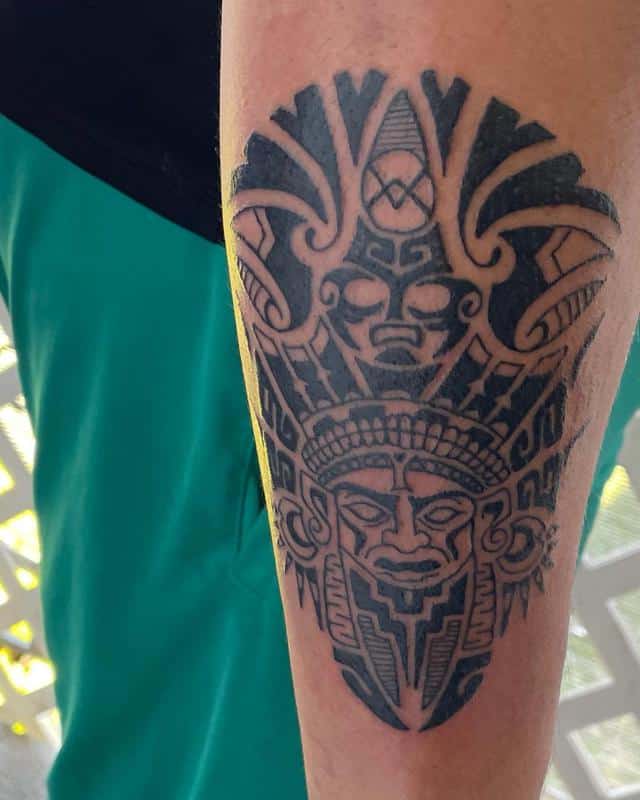 Tatuaje de bíceps azteca 2