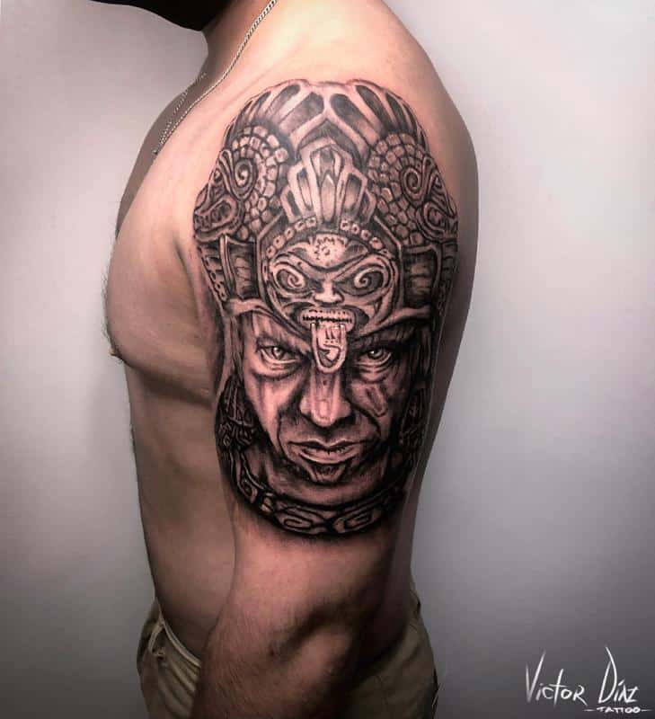 Tatuaje de bíceps azteca 3
