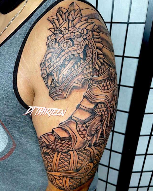 Tatuaje de serpiente azteca 3