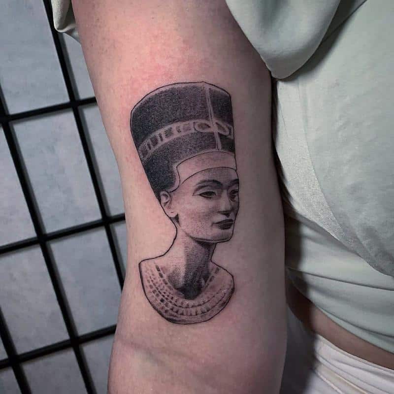 Tatuaje Nefertiti 6
