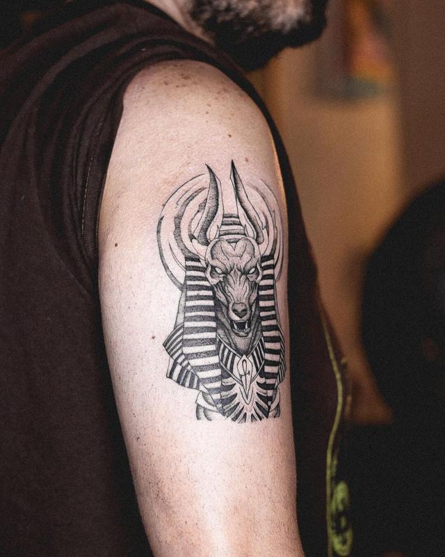 Tatuaje Anubis 6