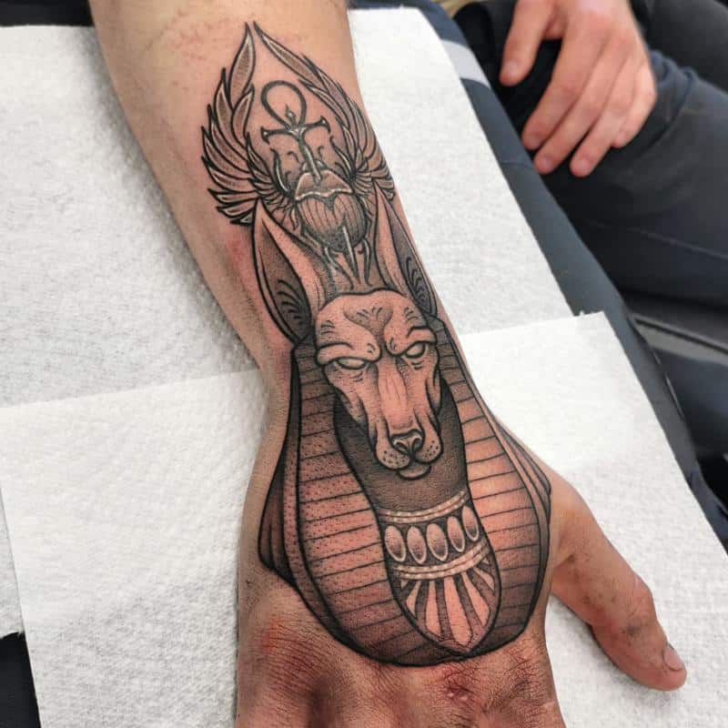 Tatuaje Anubis 5