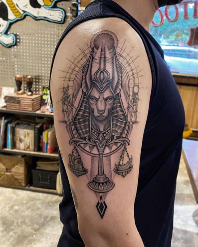 Tatuaje Anubis 3