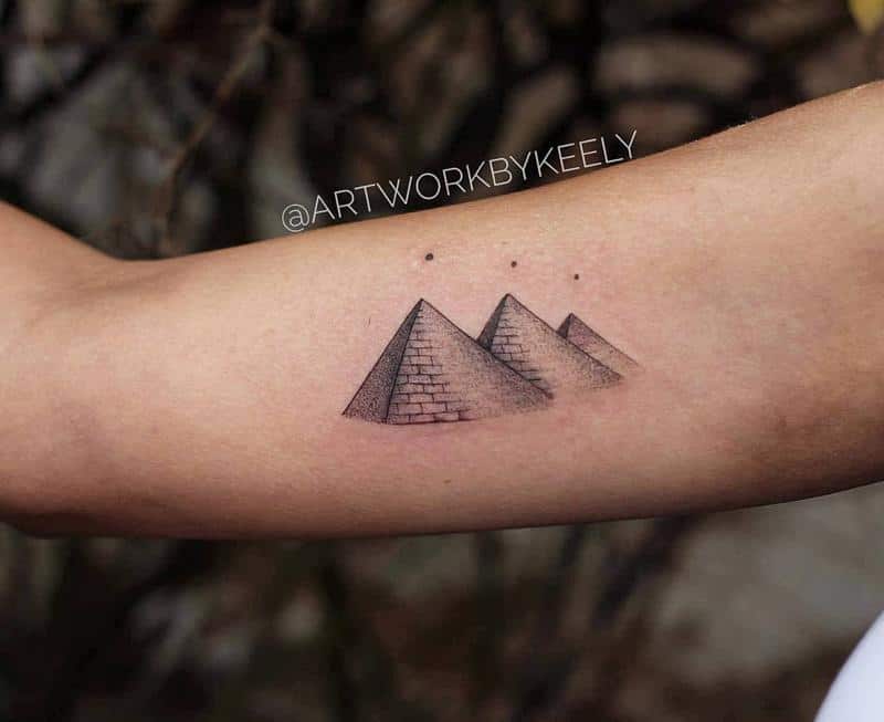 Pirámide Tatuaje 1