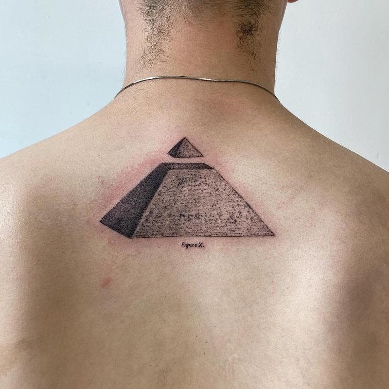 Pirámide Tatuaje 4
