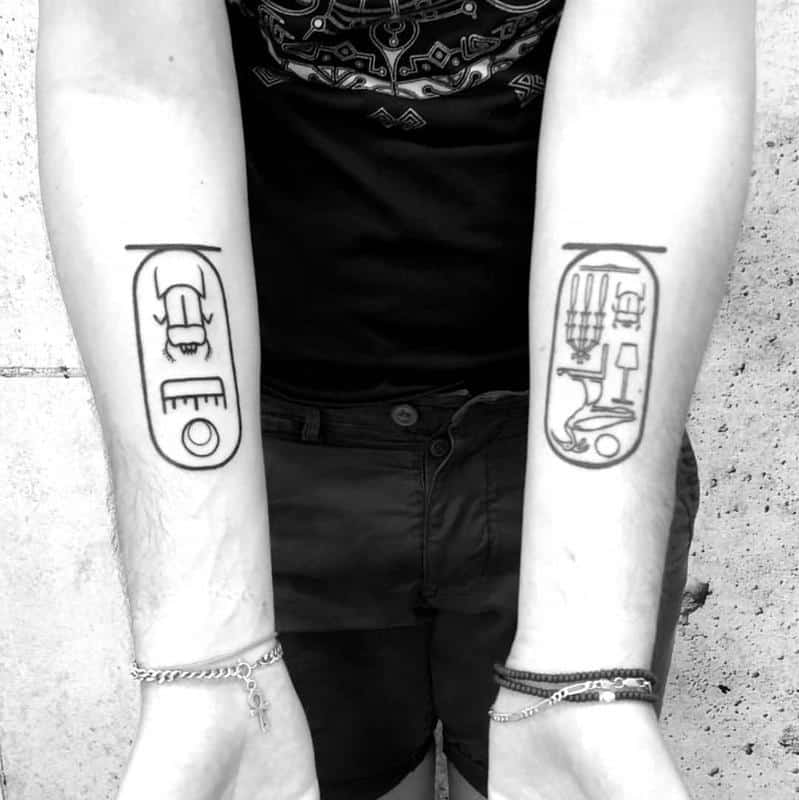 Tatuaje de jeroglíficos 3