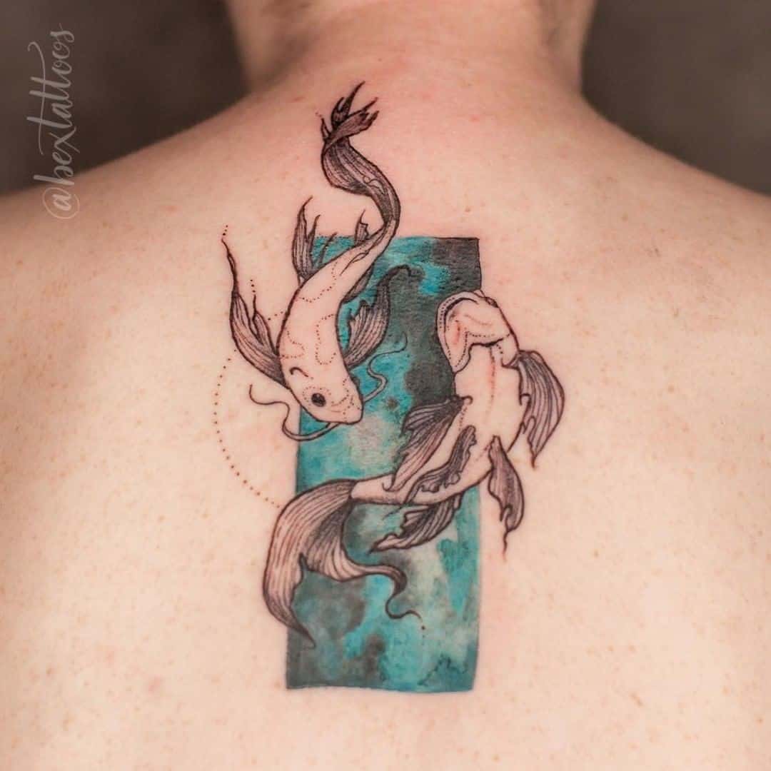 Tatuaje De Columna Vertebral Para Mujer Pez Koi 