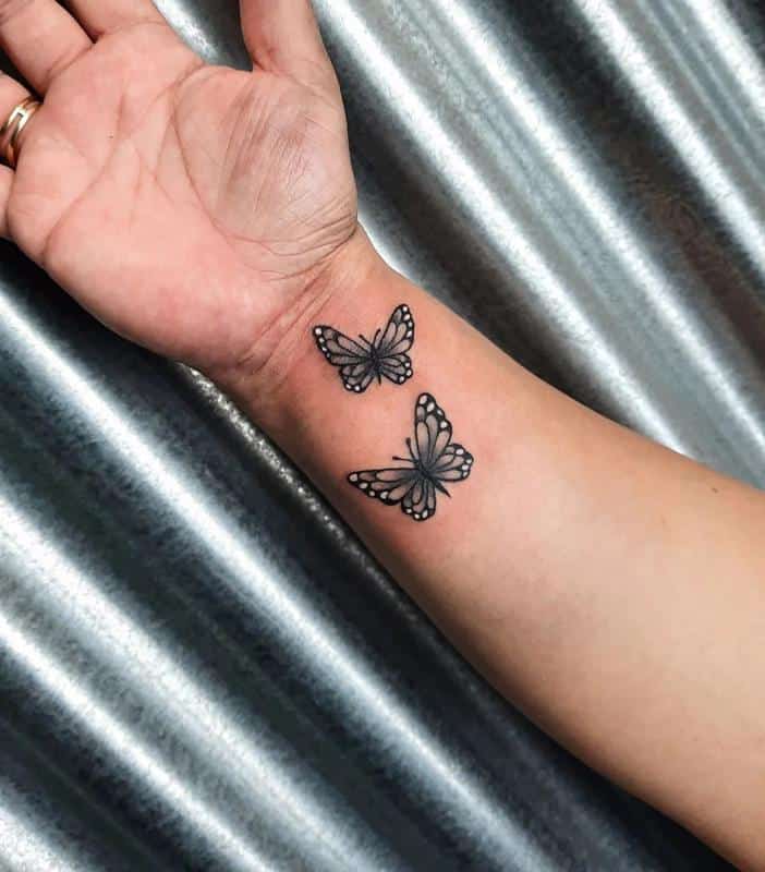 Tatuaje de mariposa para niñas 3