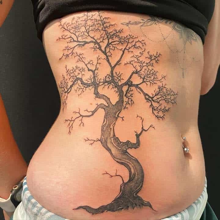 Tatuaje de árbol para niñas 2