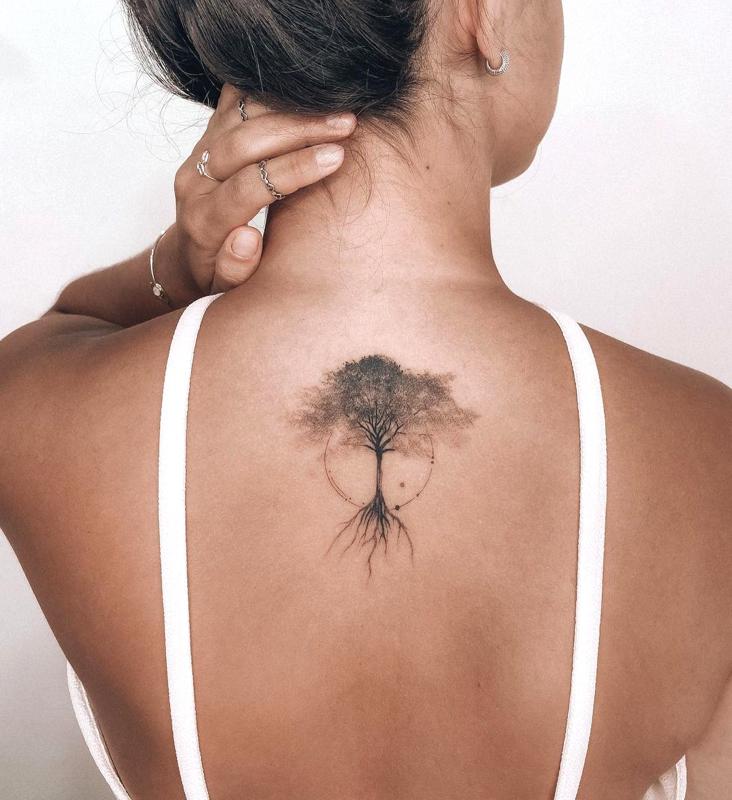 Tatuaje de árbol para niñas 1
