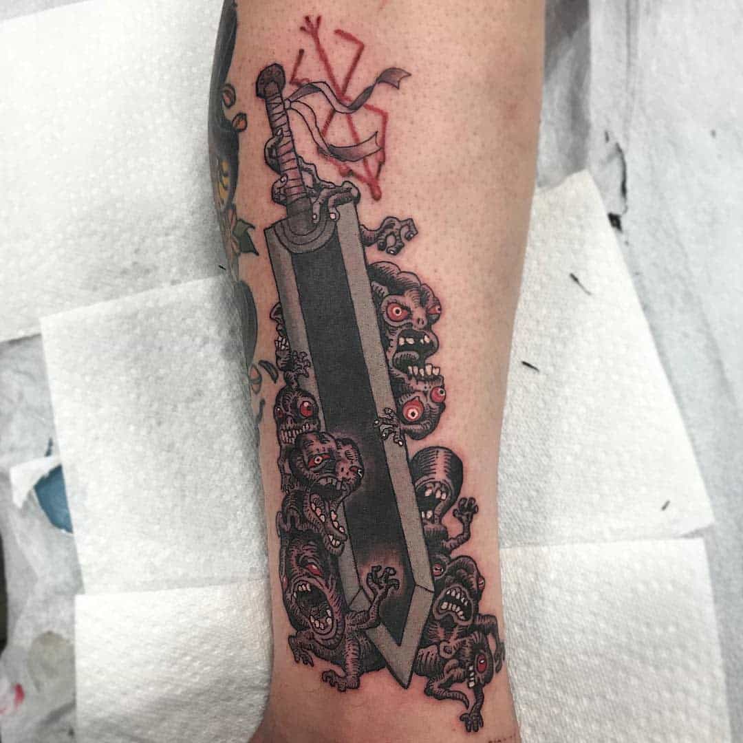 Dragon Slayer espada tatuaje 1