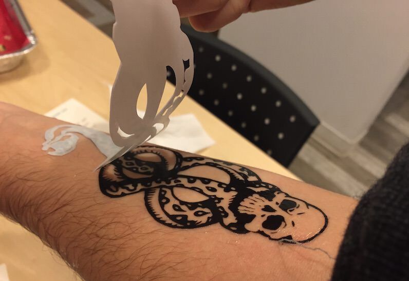 Como hacer que un tatuaje temporal dure mas tiempo