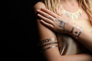 Tinta dorada para tatuajes: ¿un trato real o una afirmación falsa?