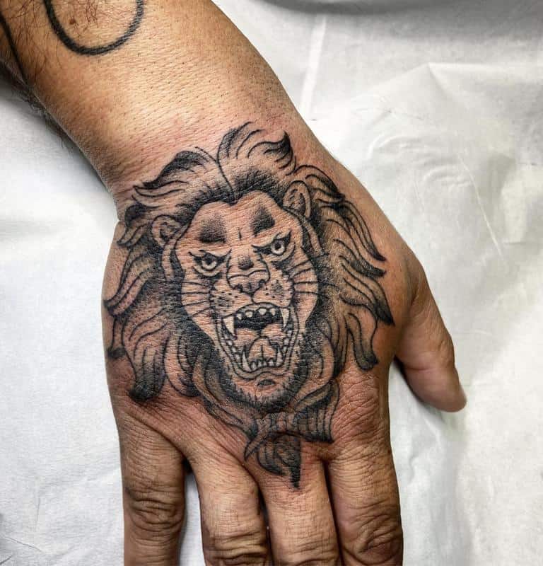 Tatuajes de cabeza de león 1