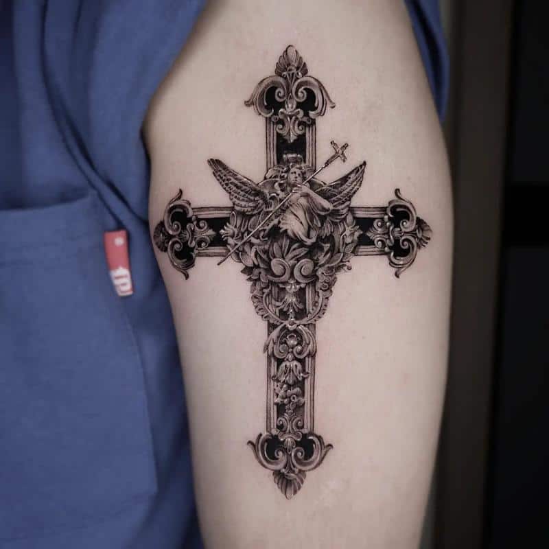 Diseño de tatuaje de cruz latina 1