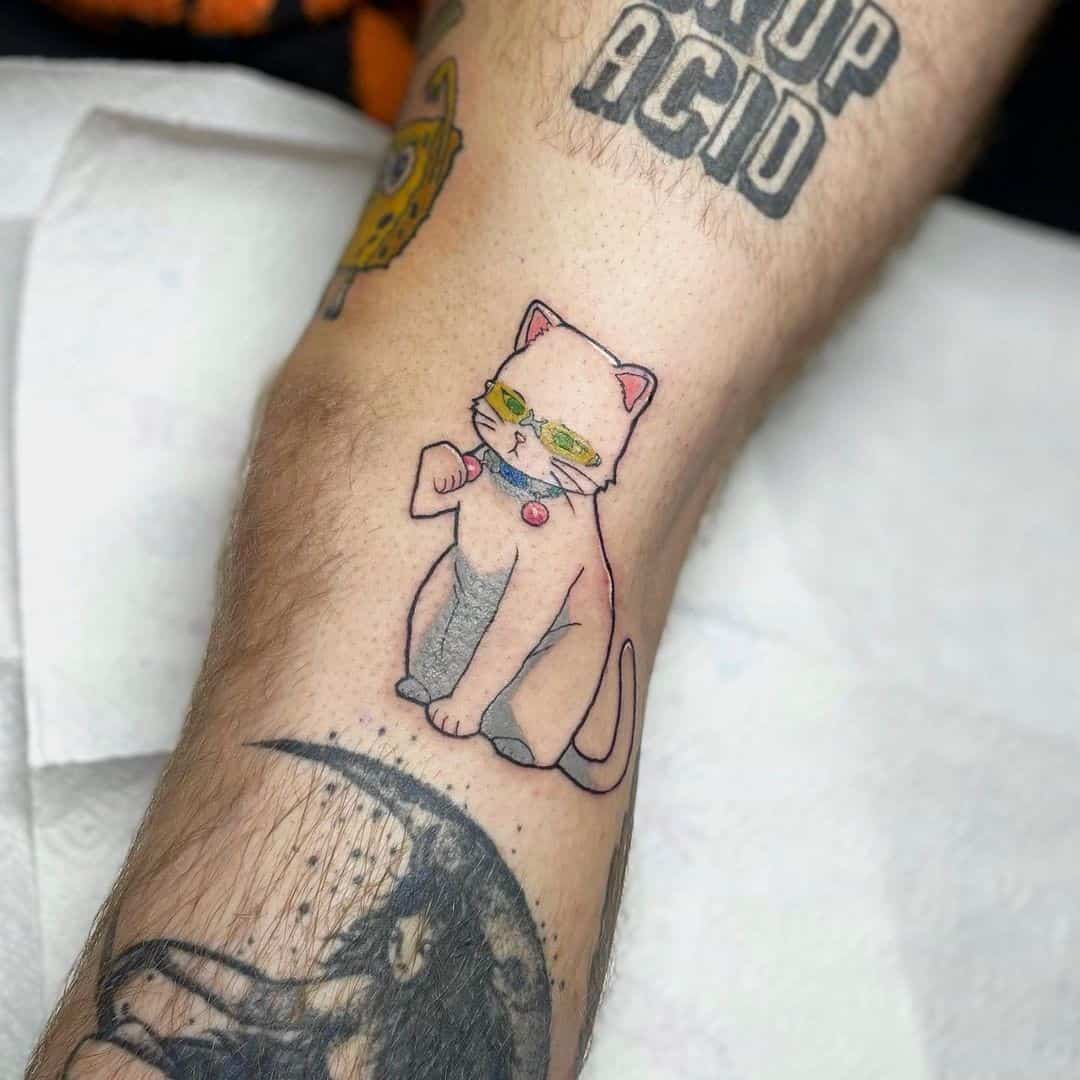 Tatuaje de gato gordo blanco