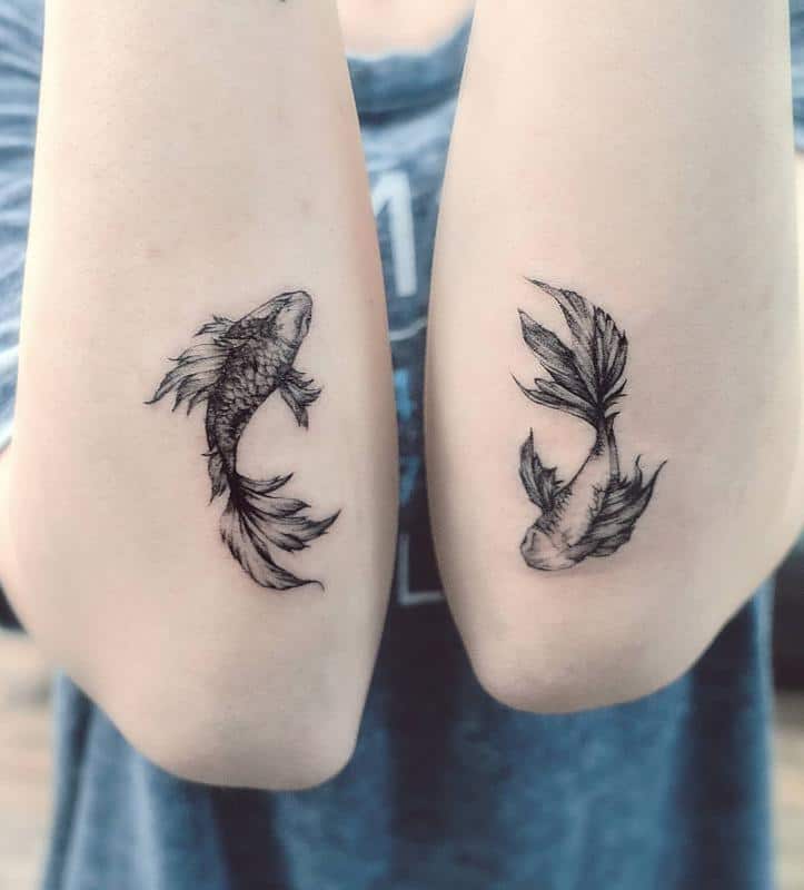 Tatuaje de pez koi que muestra coraje y valentía 2