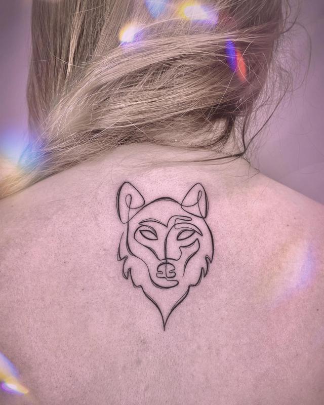 Tatuaje de lobo que muestra coraje y valentía 2