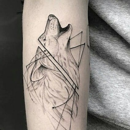 Tatuaje de lobo que muestra coraje y valentía 4