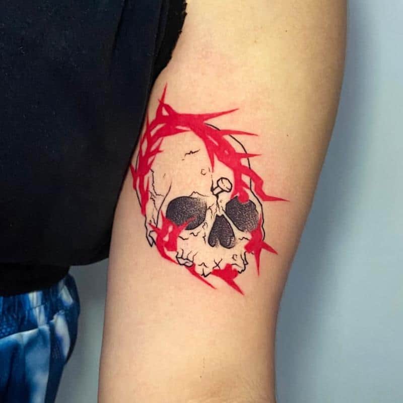 Tatuajes rojos que muestran coraje y valentía 3