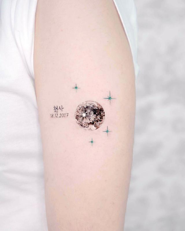 Tatuaje Luna y Estrellas 1