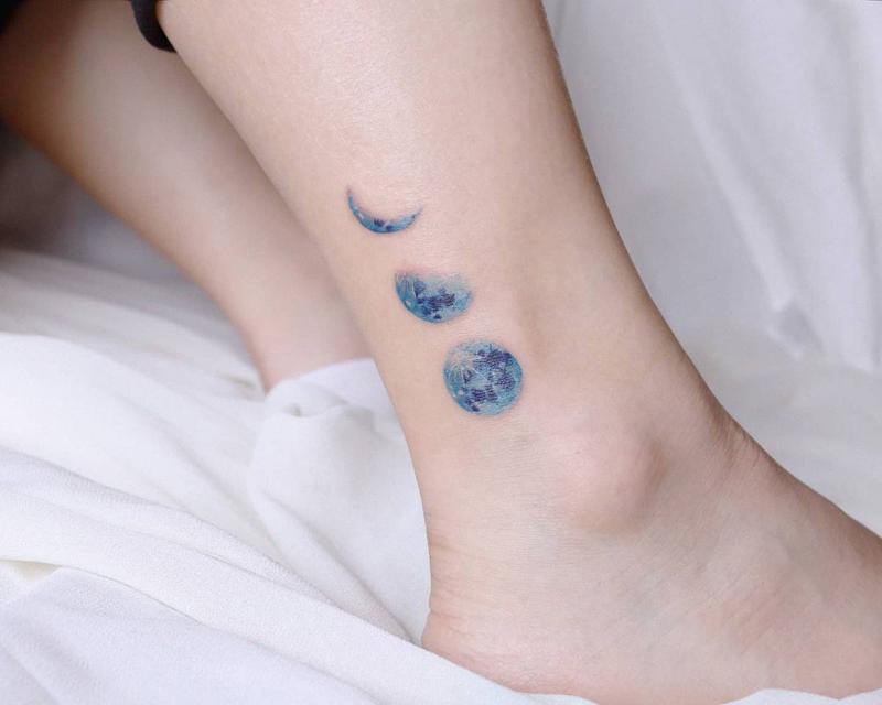 Tatuaje de luna azul 1