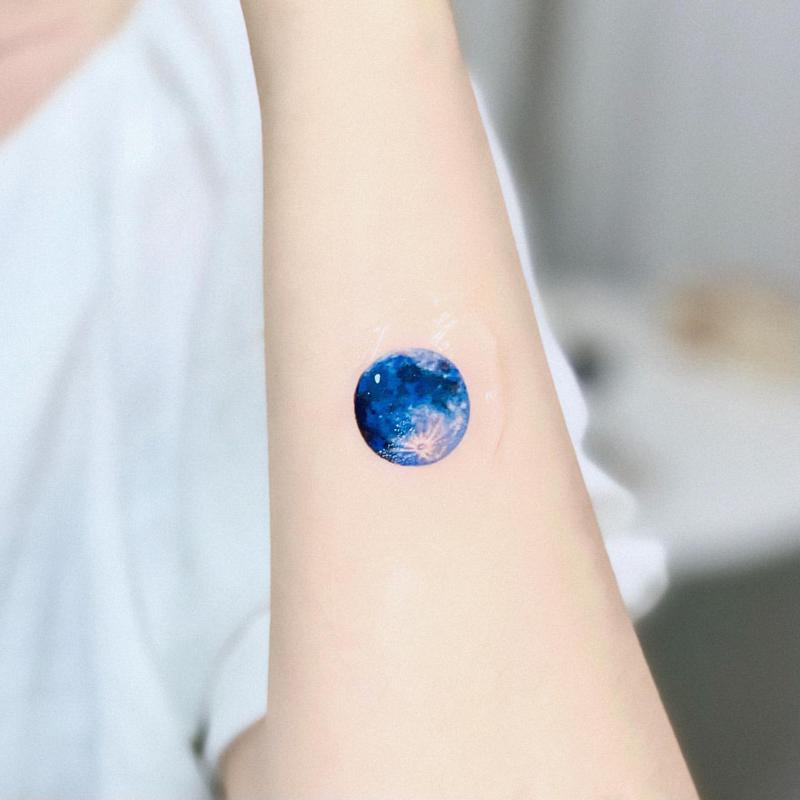 Tatuaje de luna azul 3