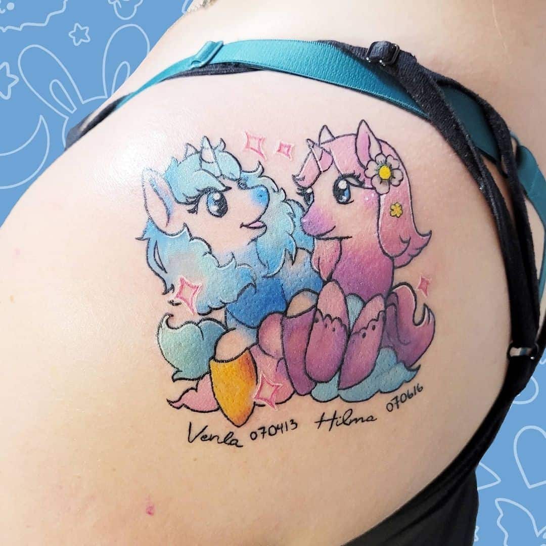 Dúo de tatuajes de unicornio brillante y divertido