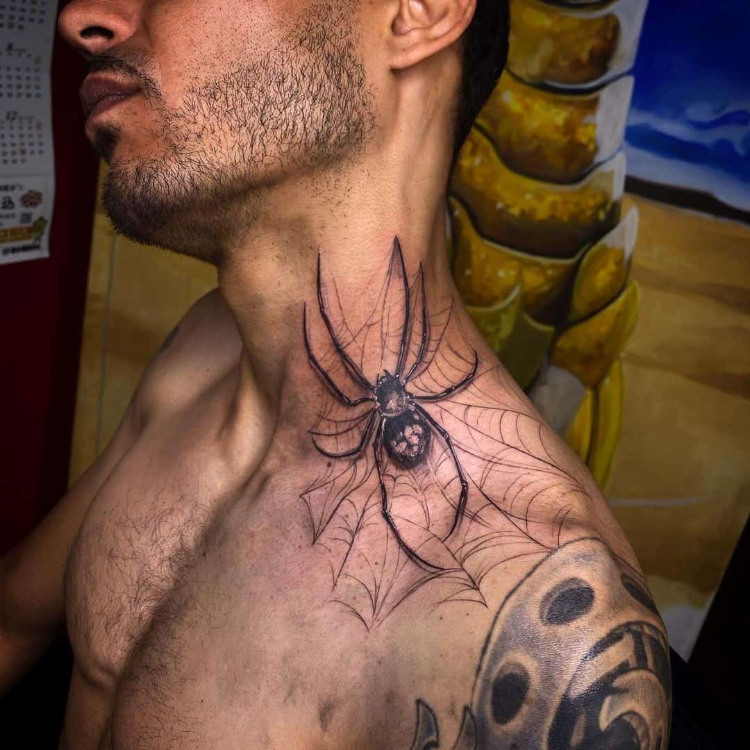 Tatuaje de araña en el cuello para hombres