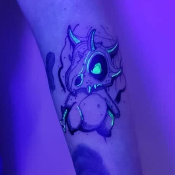 Tatuaje de Pokémon que brilla en la oscuridad 1