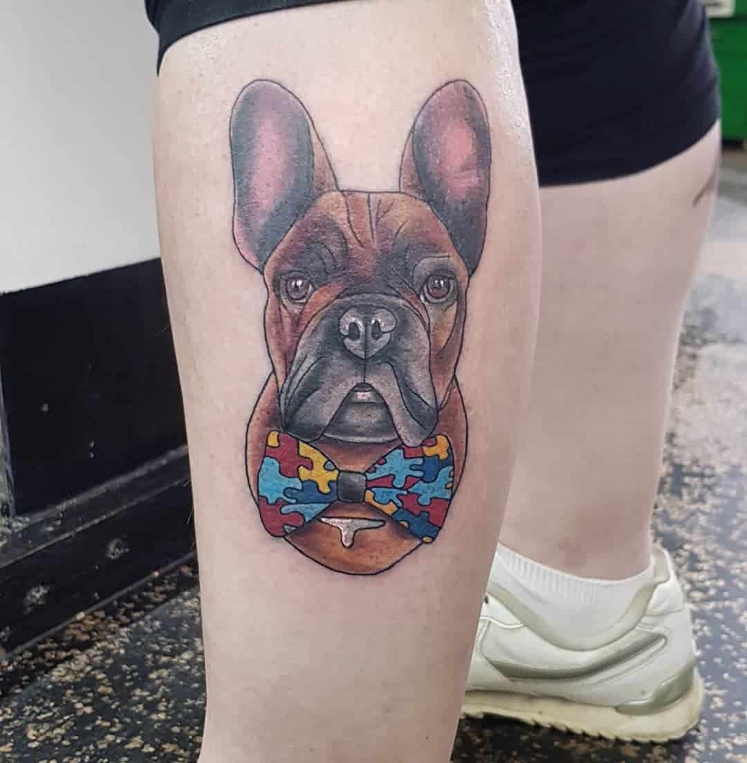 Impresión linda del tatuaje del autismo del perro 