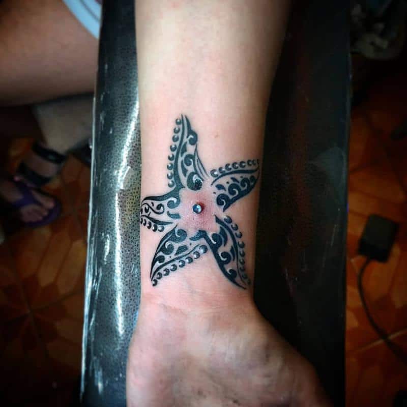 El tatuaje tribal de la estrella de mar 2