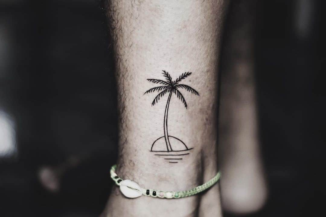 Tatuaje tradicional de palmera 1