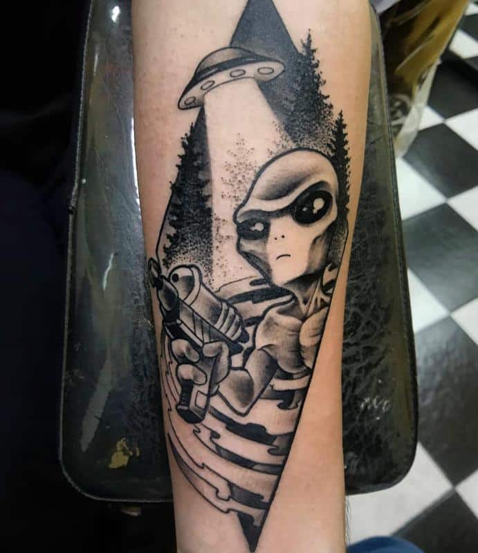 El tatuaje de ataque alienígena 2