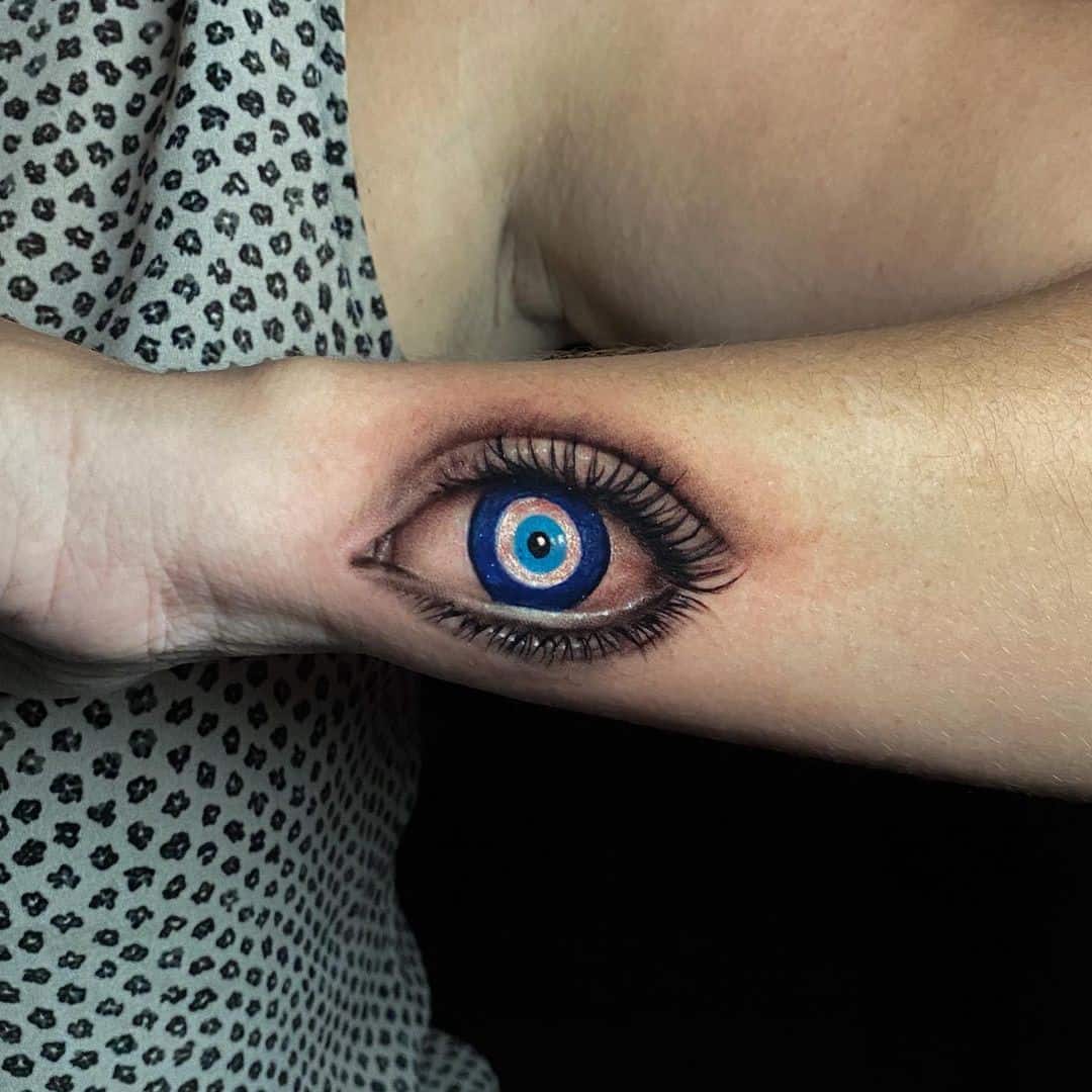 Tatuaje significativo del mal de ojo