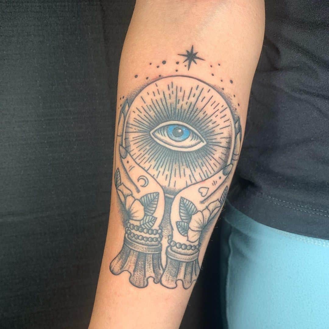 Tatuaje de mal de ojo azul