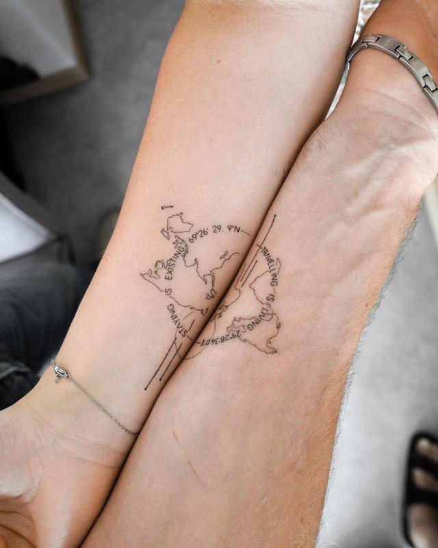 Tatuaje De Mapas En La Muñeca