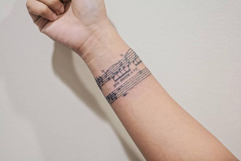 Tatuaje de notas musicales 2