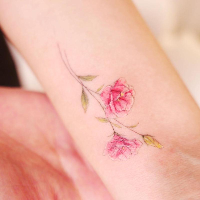 Tatuaje de flor de lisianthus 1