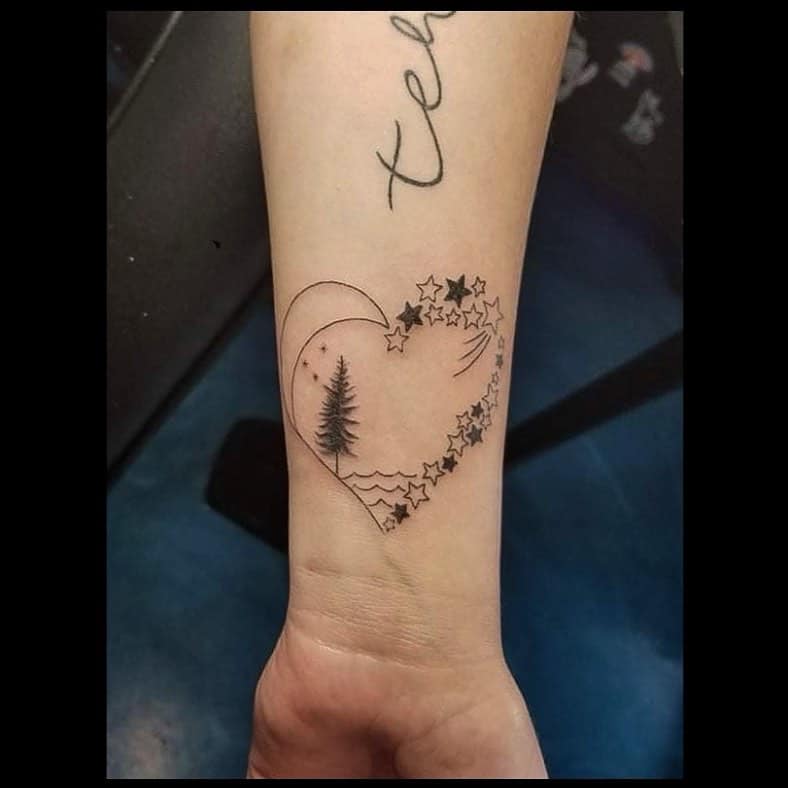 Tatuaje en la muñeca del corazón 3