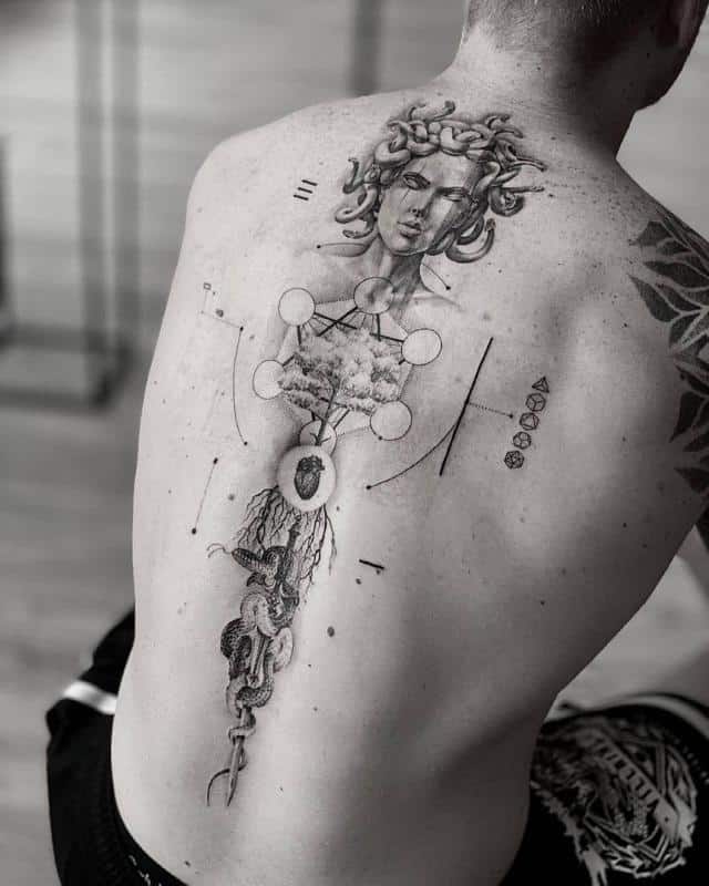 Tatuaje Medusa Realista 2