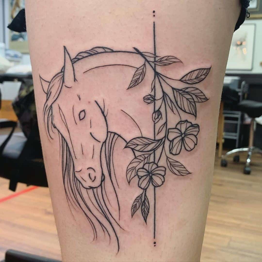 Tatuaje de contorno de caballo negro