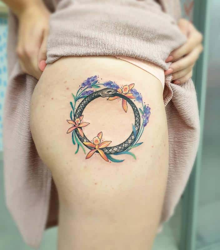 Flor Ouroboros tatuaje 2
