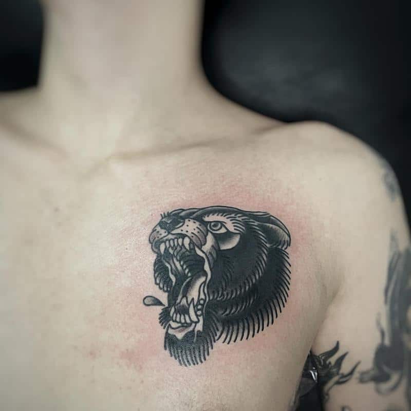 Tatuaje en el pecho del oso 3