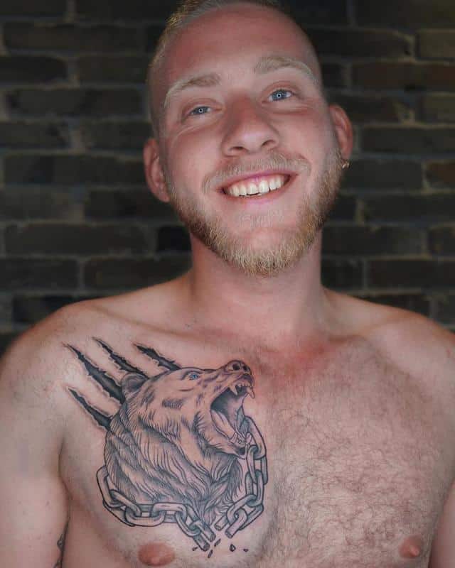 Tatuaje en el pecho del oso 2